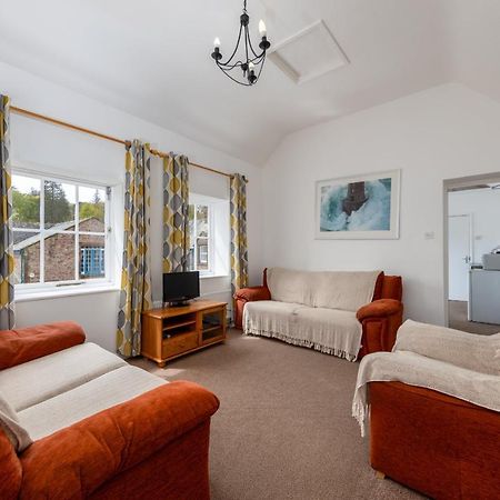 Muncaster Castle Coachman'S Quarters Bed & Breakfast เรเวนกลาส ภายนอก รูปภาพ