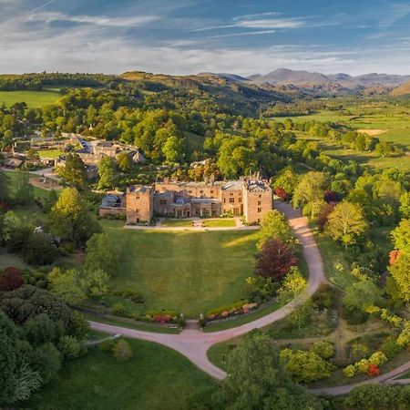 Muncaster Castle Coachman'S Quarters Bed & Breakfast เรเวนกลาส ภายนอก รูปภาพ
