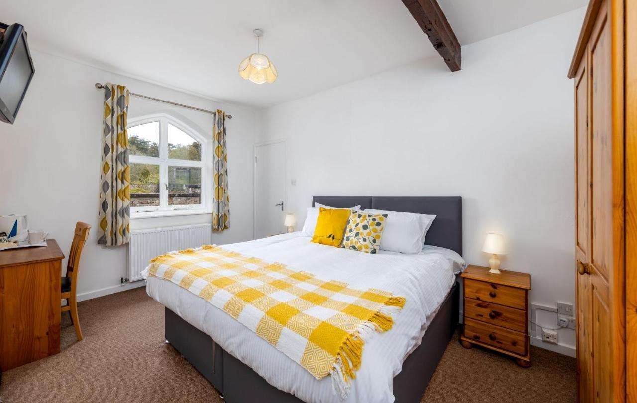 Muncaster Castle Coachman'S Quarters Bed & Breakfast เรเวนกลาส ภายนอก รูปภาพ