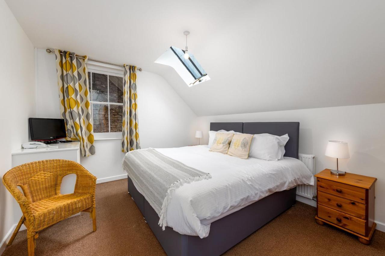 Muncaster Castle Coachman'S Quarters Bed & Breakfast เรเวนกลาส ภายนอก รูปภาพ