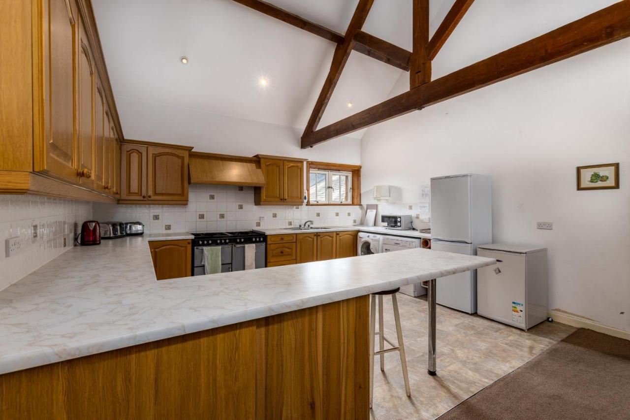 Muncaster Castle Coachman'S Quarters Bed & Breakfast เรเวนกลาส ภายนอก รูปภาพ