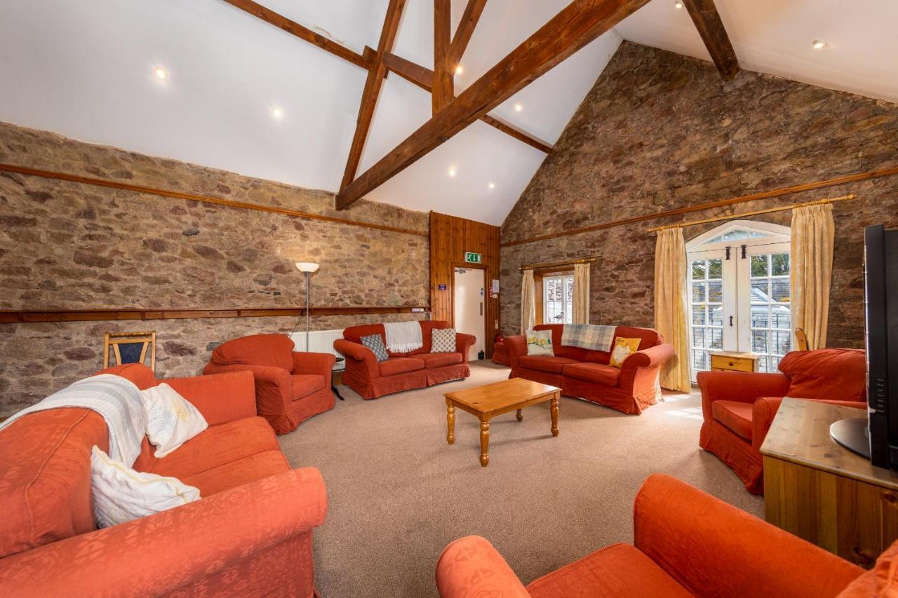 Muncaster Castle Coachman'S Quarters Bed & Breakfast เรเวนกลาส ภายนอก รูปภาพ