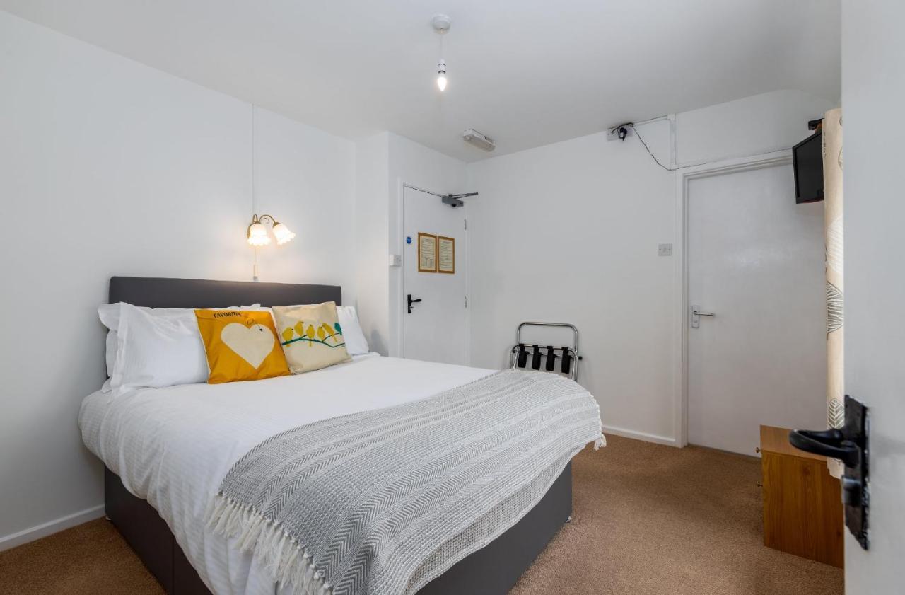 Muncaster Castle Coachman'S Quarters Bed & Breakfast เรเวนกลาส ภายนอก รูปภาพ