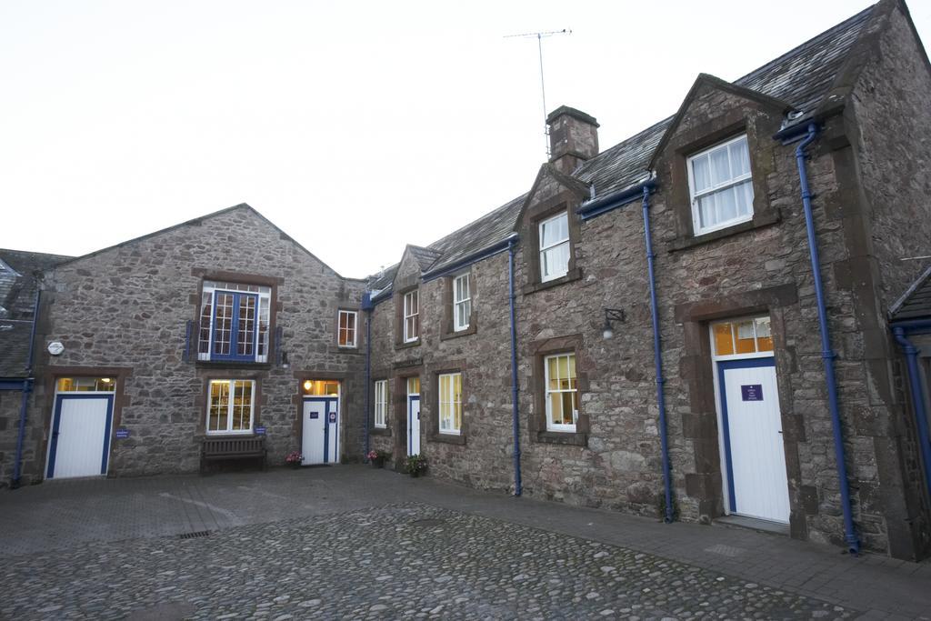 Muncaster Castle Coachman'S Quarters Bed & Breakfast เรเวนกลาส ภายนอก รูปภาพ