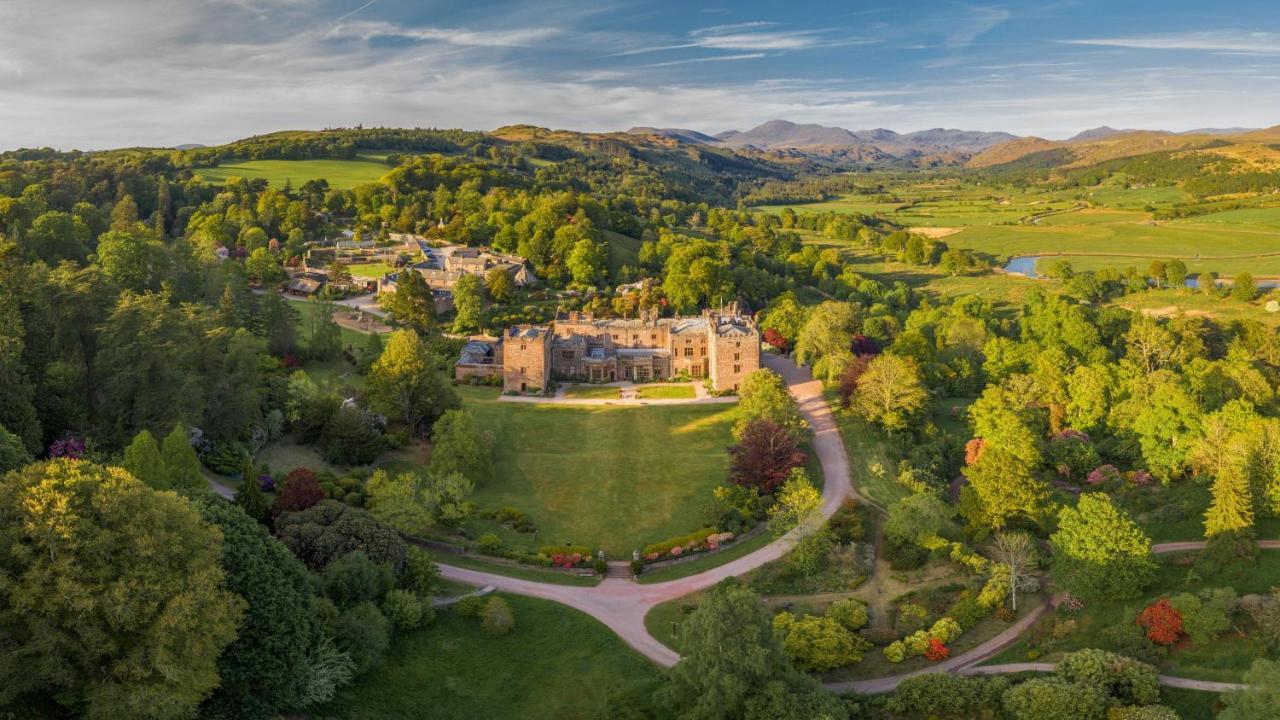 Muncaster Castle Coachman'S Quarters Bed & Breakfast เรเวนกลาส ภายนอก รูปภาพ
