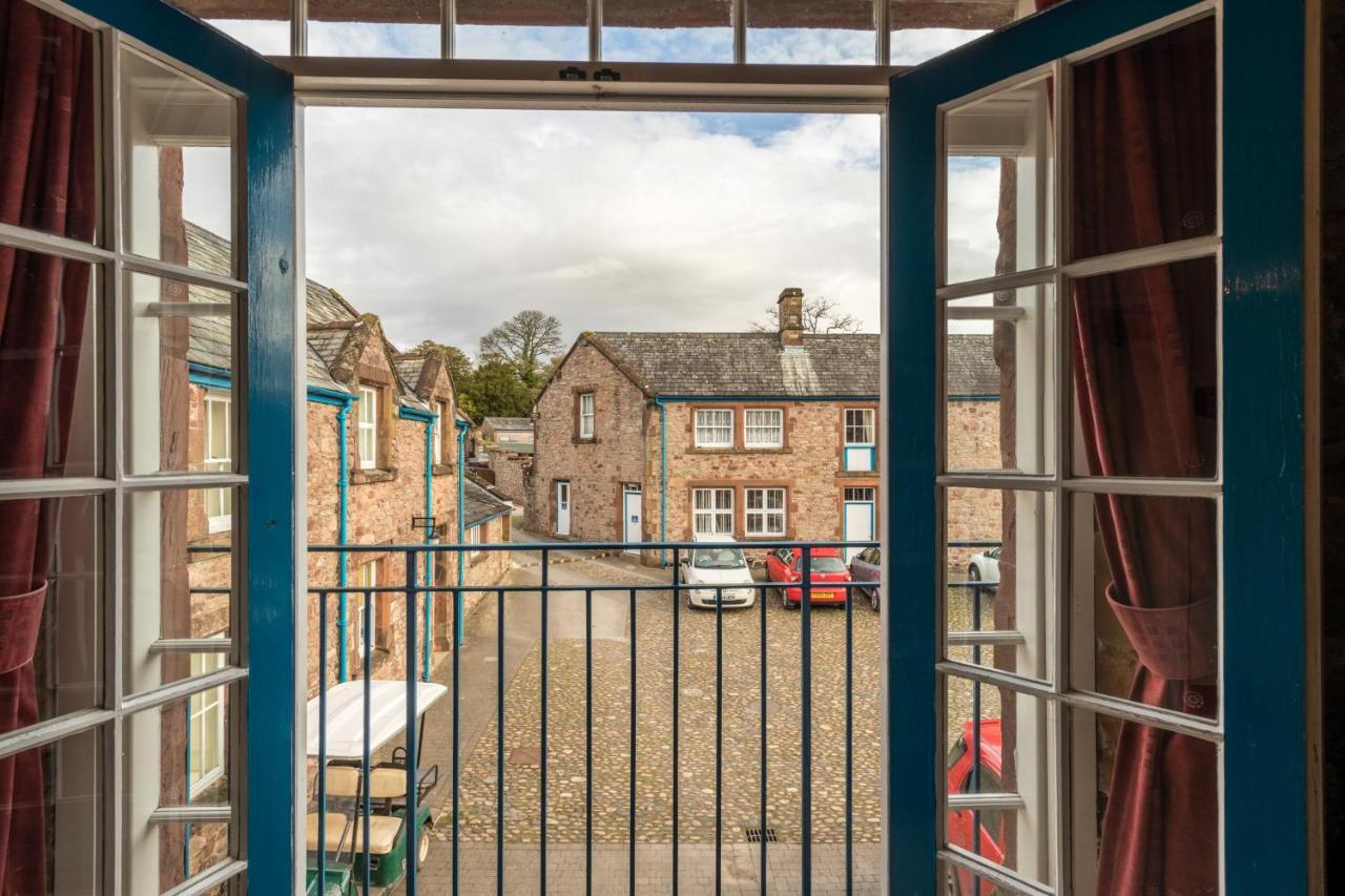 Muncaster Castle Coachman'S Quarters Bed & Breakfast เรเวนกลาส ภายนอก รูปภาพ